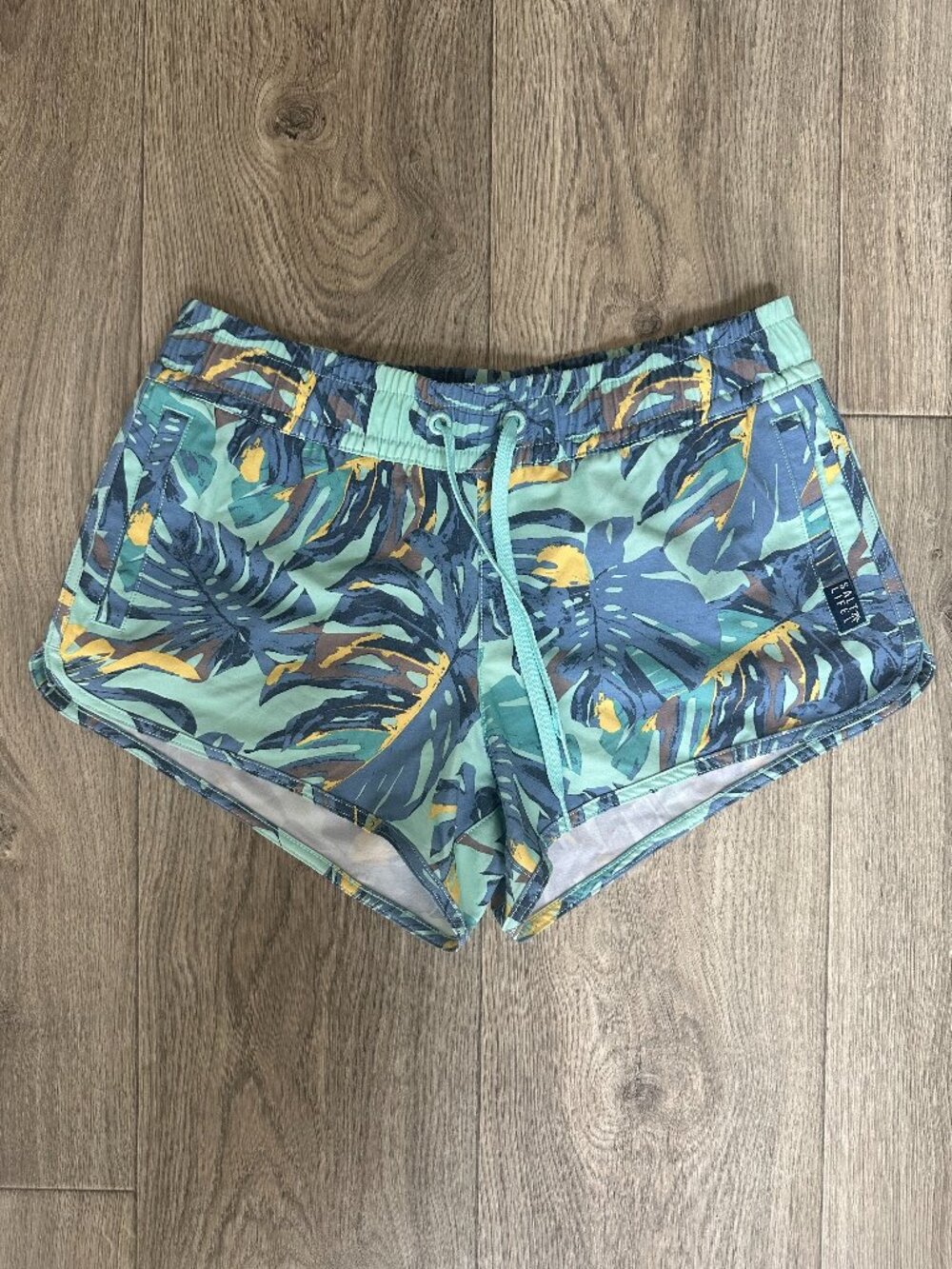 🌊 NWT Salt Life Tropical Palm Aqua Trunks S